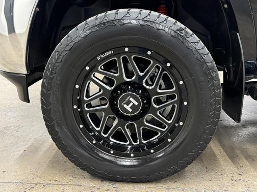 2019 RAM 2500 Laramie Crew Cab 4x4 6'4' Box