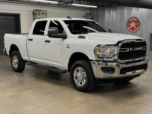 2024 RAM 2500 Tradesman Crew Cab 4x4 6'4' Box
