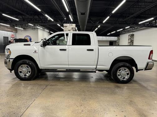 2024 RAM 2500 Tradesman Crew Cab 4x4 6'4' Box