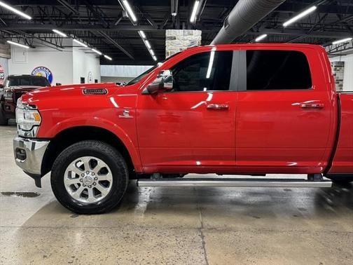 2022 RAM 2500 Laramie Crew Cab 4x4 6'4' Box