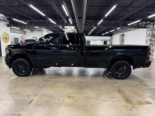 Diamond Black Crystal Pea 2021 RAM 3500 Laramie Crew Cab 4x4 8' Box