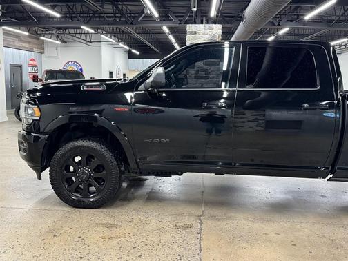 Diamond Black Crystal Pea 2021 RAM 3500 Laramie Crew Cab 4x4 8' Box