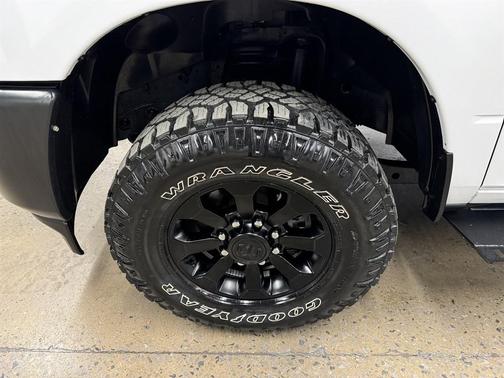 2022 RAM 2500 Tradesman Crew Cab 4x4 6'4' Box