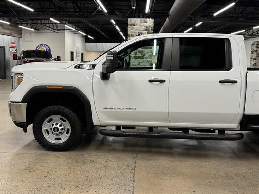 2023 GMC Sierra 2500 Pro