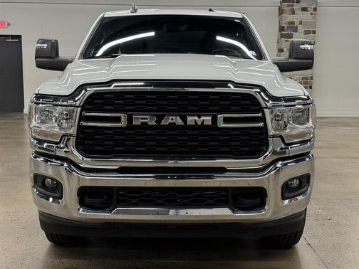 Bright White Clearcoat 2024 RAM 2500 Big Horn Crew Cab 4x4 6'4' Box