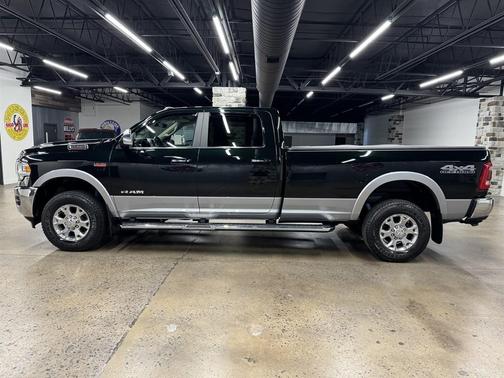 Black Forest Green Pearlcoat 2019 RAM 2500 Laramie Crew Cab 4x4 8' Box