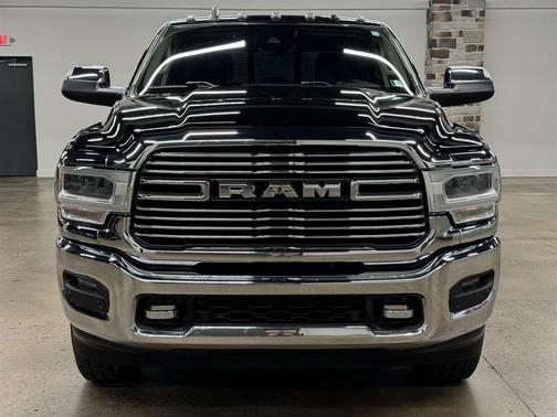 Black Forest Green Pearlcoat 2019 RAM 2500 Laramie Crew Cab 4x4 8' Box