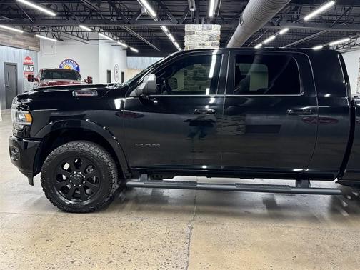 Diamond Black Crystal Pearlcoat 2019 RAM 2500 Laramie Mega Cab 4x4 6'4' Box