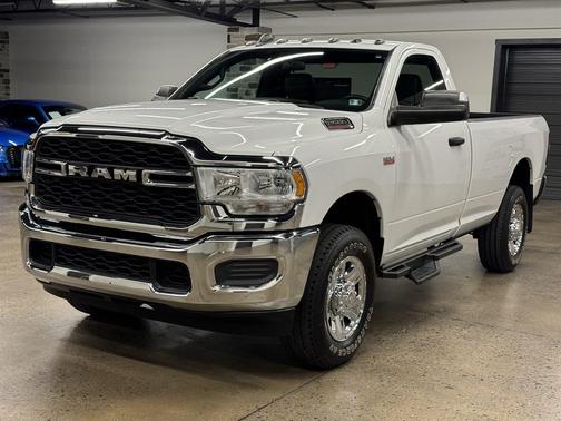 2021 RAM 2500 Tradesman Regular Cab 4x4 8' Box