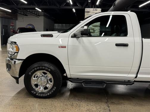 2021 RAM 2500 Tradesman Regular Cab 4x4 8' Box