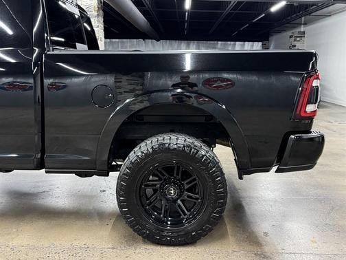 Diamond Black Crystal Pearlcoat 2020 RAM 2500 Laramie Mega Cab 4x4 6'4' Box