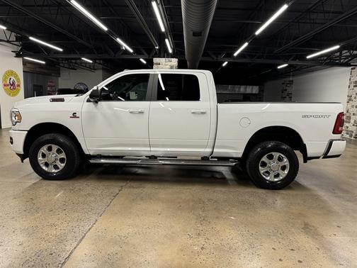 2021 RAM 2500 Big Horn Crew Cab 4x4 6'4' Box