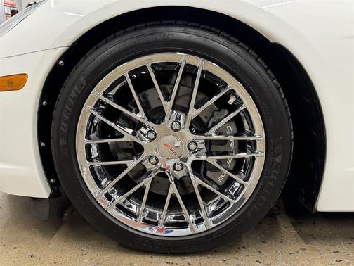 2005 Chevrolet Corvette Base