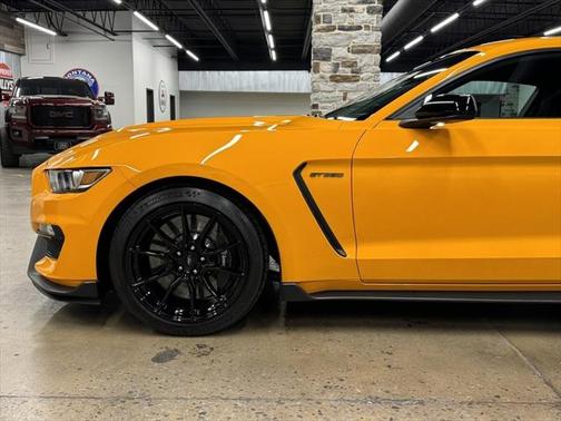 2019 Ford Shelby GT350 Base