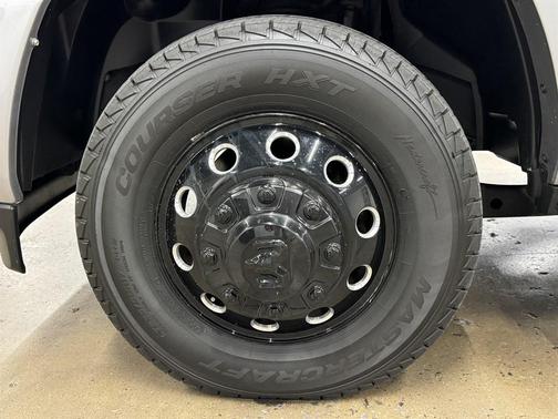 2020 RAM 3500 Laramie Crew Cab 4x4 8' Box