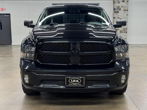 Brilliant Black 2019 RAM 1500 Big Horn