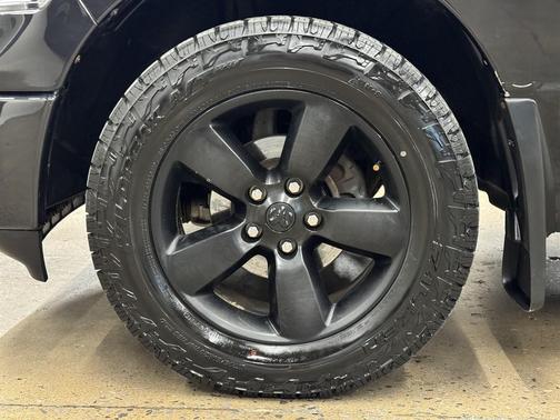 Brilliant Black 2019 RAM 1500 Big Horn