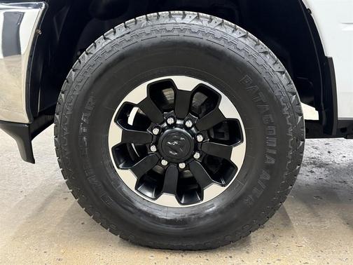 2022 RAM 2500 Big Horn Regular Cab 4x4 8' Box