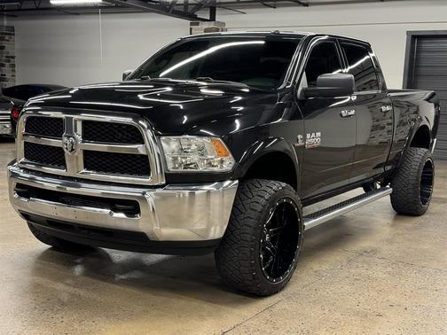 2018 RAM 2500 SLT Crew Cab 4x4 6'4' Box
