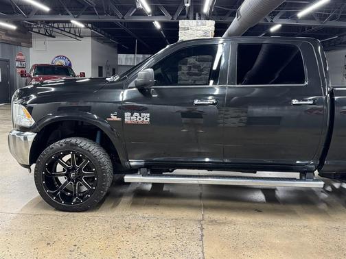 2018 RAM 2500 SLT Crew Cab 4x4 6'4' Box