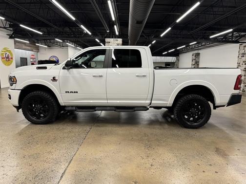 2020 RAM 2500 Laramie Crew Cab 4X4 6'4' Box