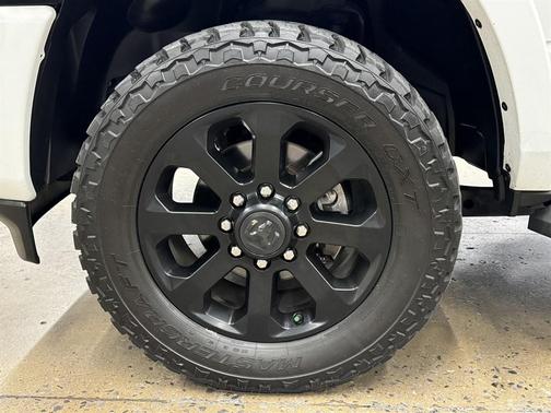 2020 RAM 2500 Laramie Crew Cab 4X4 6'4' Box