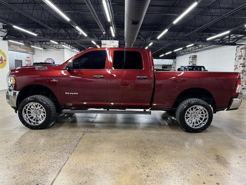 2021 RAM 3500 Tradesman Crew Cab 4x4 6'4' Box