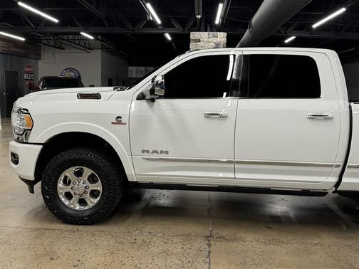 2022 RAM 2500 Limited Crew Cab 4x4 6'4' Box