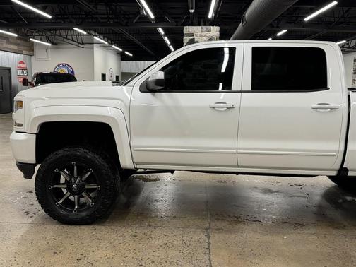 2017 Chevrolet Silverado 1500 2LT