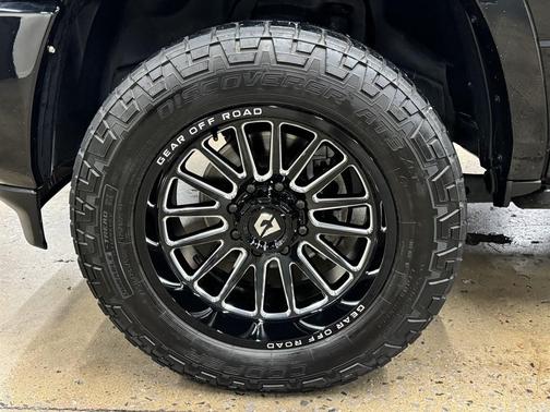 2022 RAM 2500 Laramie Crew Cab 4x4 6'4' Box