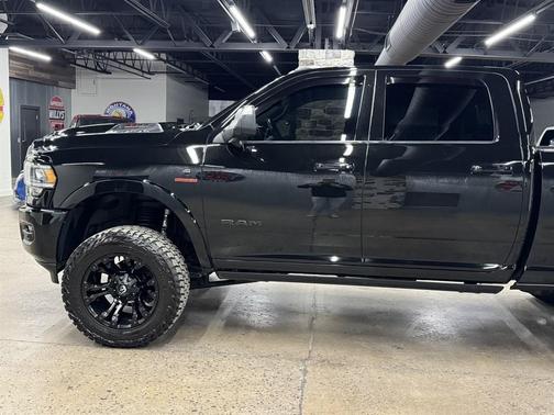 2020 RAM 2500 Laramie Crew Cab 4x4 6'4' Box