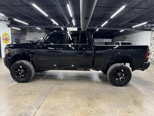 2020 RAM 2500 Laramie Crew Cab 4x4 6'4' Box