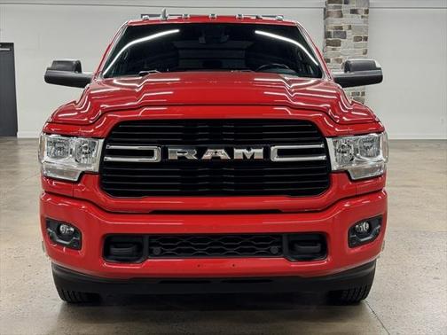 2020 RAM 3500 Big Horn Crew Cab 4x4 8' Box