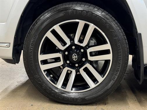 Classic Silver Metallic 2016 Toyota 4Runner Limited