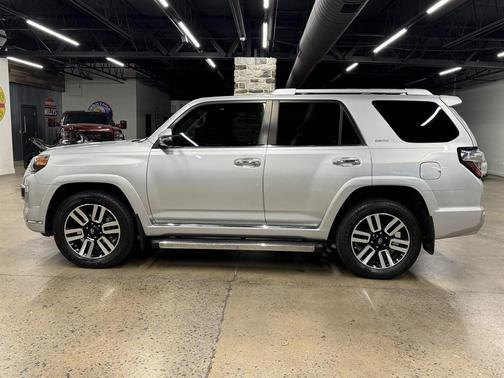 Classic Silver Metallic 2016 Toyota 4Runner Limited