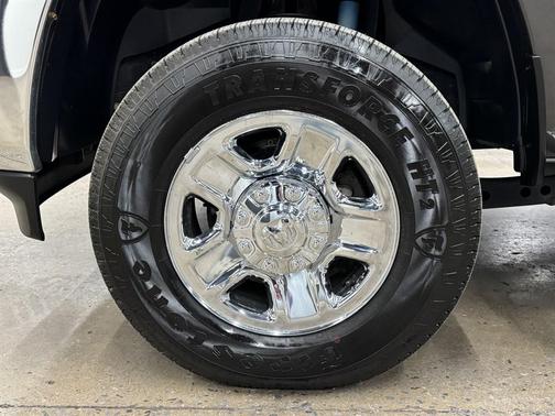 2020 RAM 2500 Tradesman Crew Cab 4x4 6'4' Box