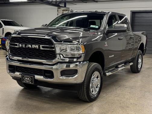 2020 RAM 2500 Tradesman Crew Cab 4x4 6'4' Box