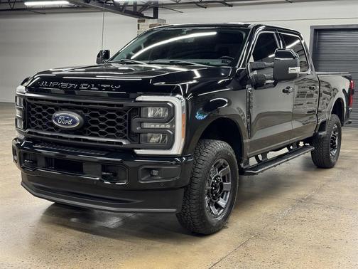 Agate Black Metallic 2023 Ford F-350 Lariat
