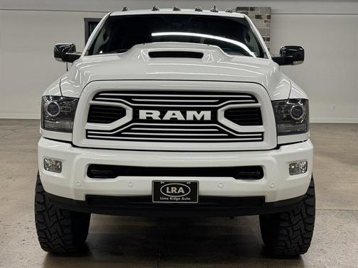 2018 RAM 2500 Laramie Crew Cab 4x4 6'4' Box