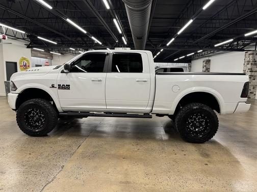 2018 RAM 2500 Laramie Crew Cab 4x4 6'4' Box