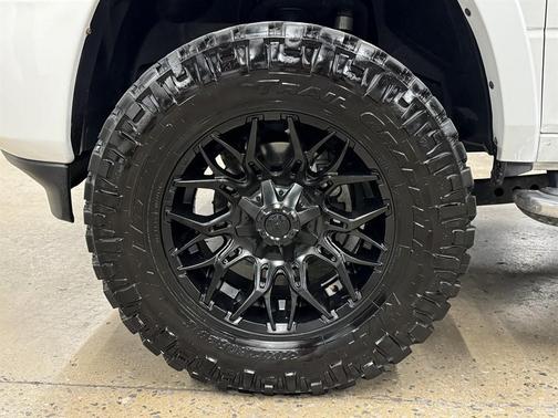 2020 RAM 3500 Laramie Crew Cab 4x4 6'4' Box