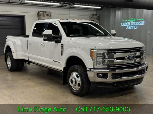 Oxford White 2017 Ford F-350 Lariat