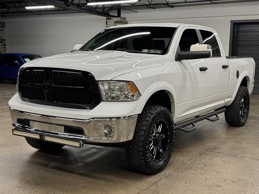 2017 RAM 1500 SLT