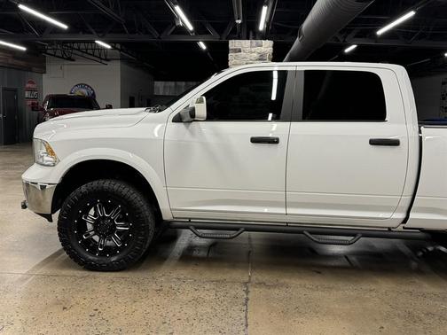 2017 RAM 1500 SLT