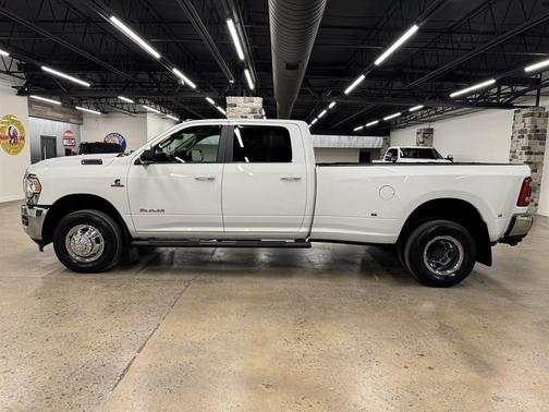 2020 RAM 3500 Big Horn Crew Cab 4x4 8' Box