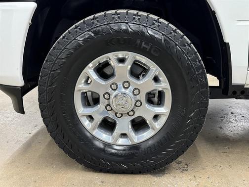 2024 RAM 2500 Laramie Crew Cab 4x4 6'4' Box