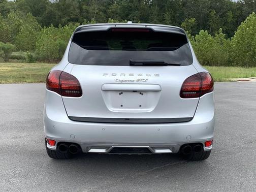 2013 Porsche Cayenne GTS