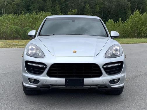 2013 Porsche Cayenne GTS