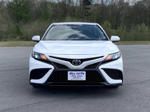 Super White 2021 Toyota Camry SE