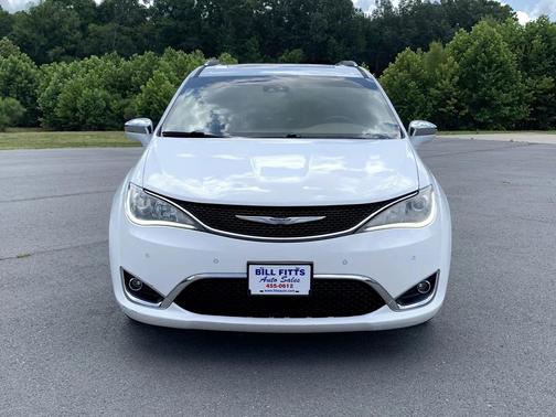 Bright White Clearcoat 2017 Chrysler Pacifica Limited